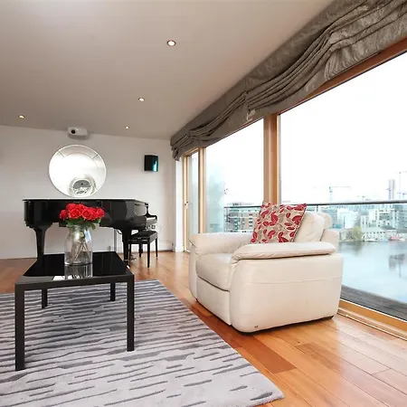 Superb Gallery Quay Penthouse * Дублин